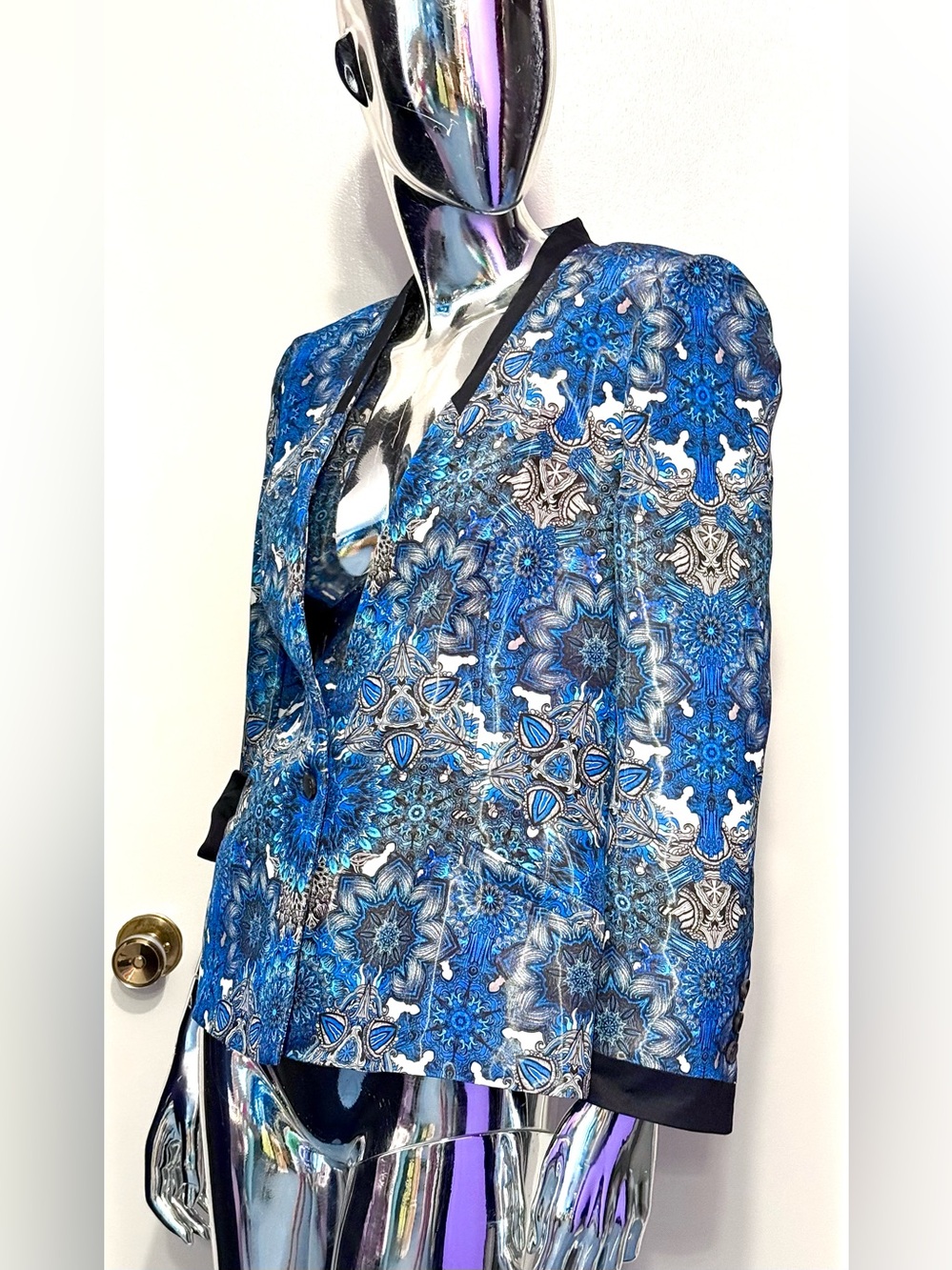 🏖️Summer Sale: Helmut Lang Blue Mandala Print Blazer w/Black Trim - silk lined - Picture 4 of 7